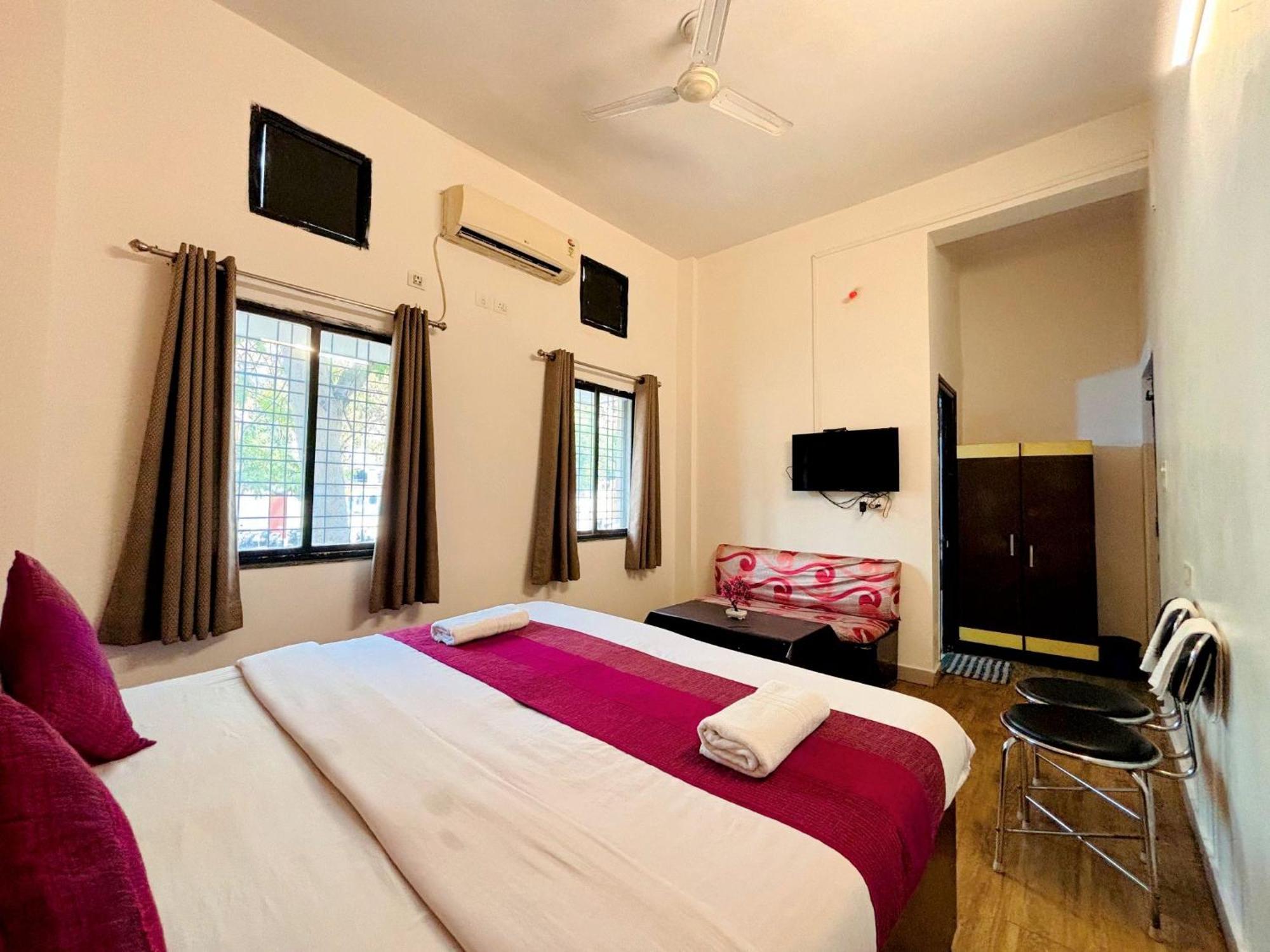 Hotel Sunrise Inn Kota  Buitenkant foto