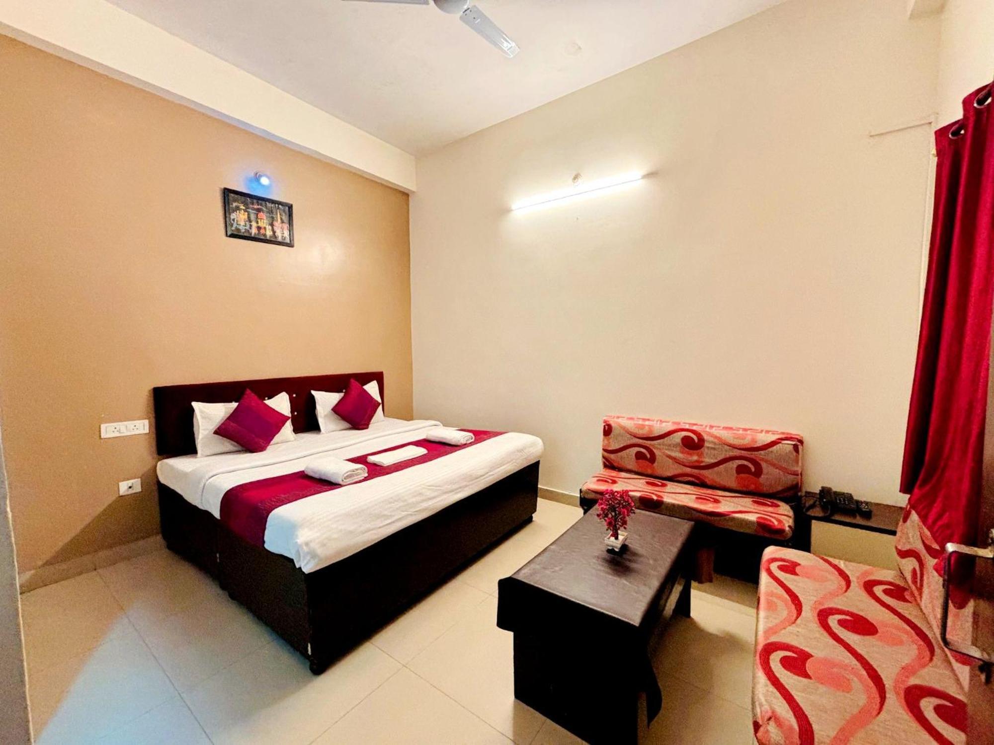 Hotel Sunrise Inn Kota  Buitenkant foto