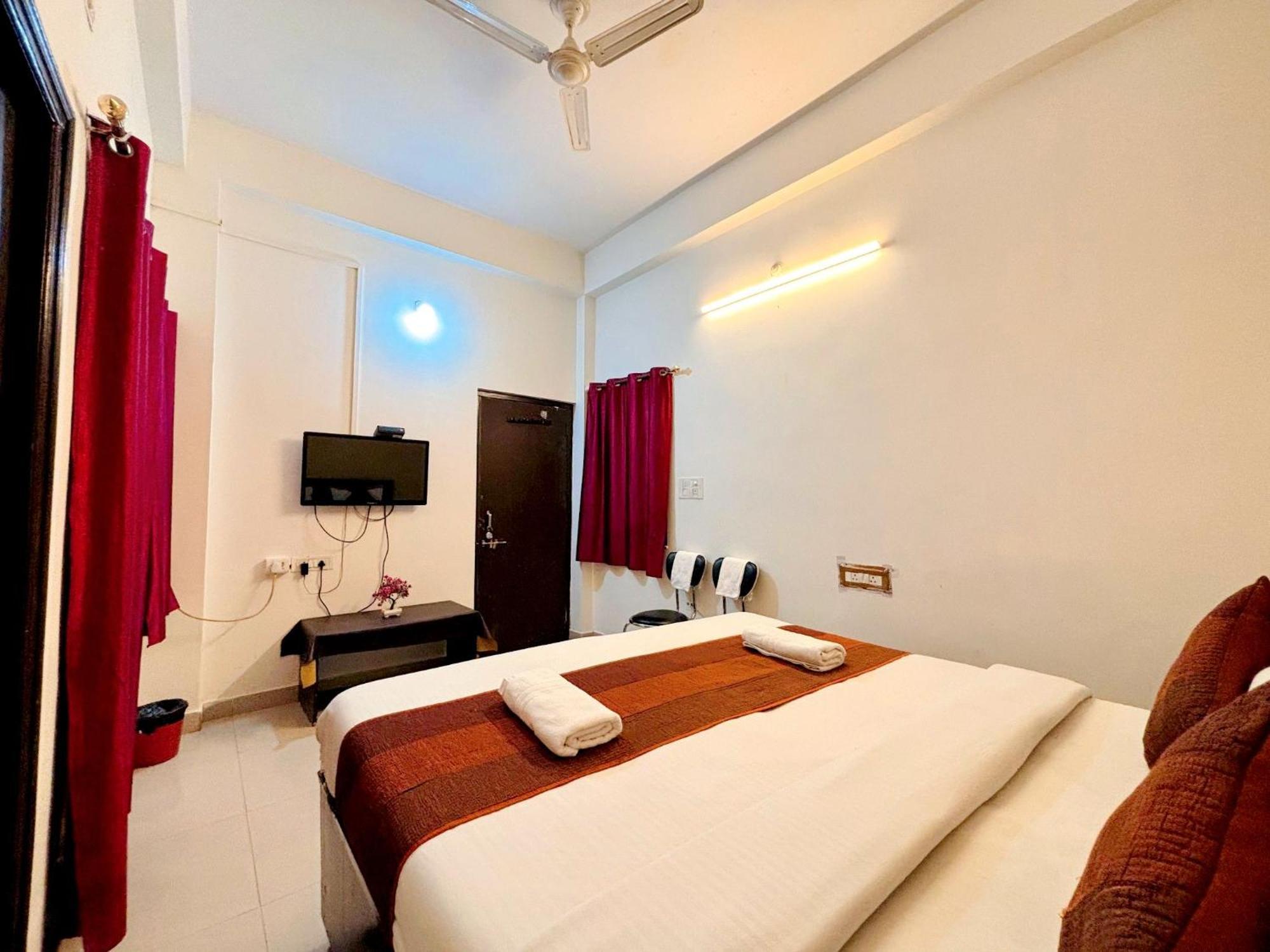 Hotel Sunrise Inn Kota  Buitenkant foto