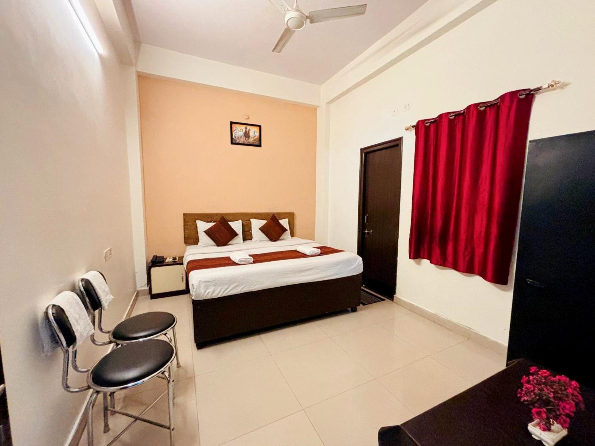 Hotel Sunrise Inn Kota  Buitenkant foto