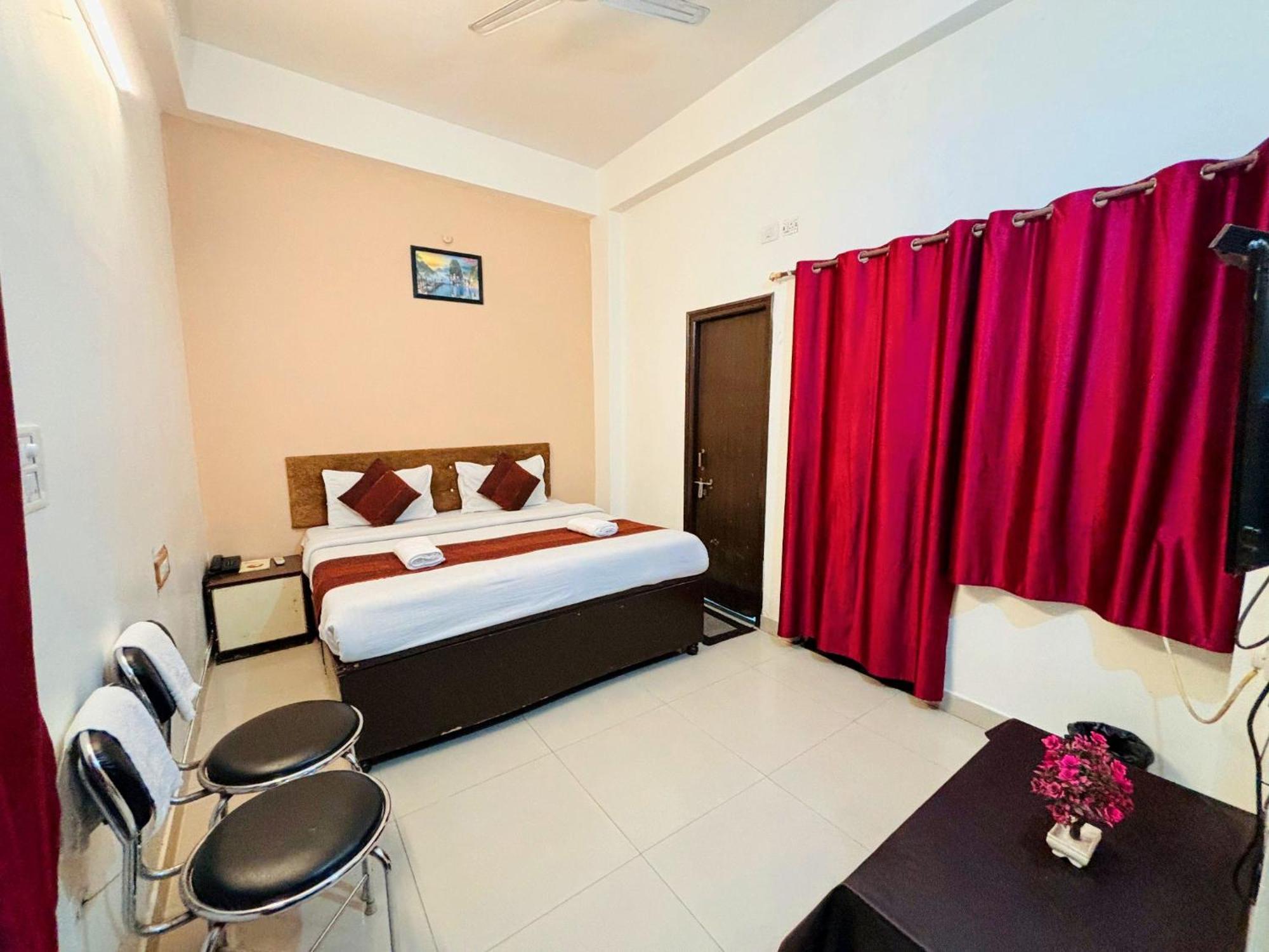 Hotel Sunrise Inn Kota  Buitenkant foto