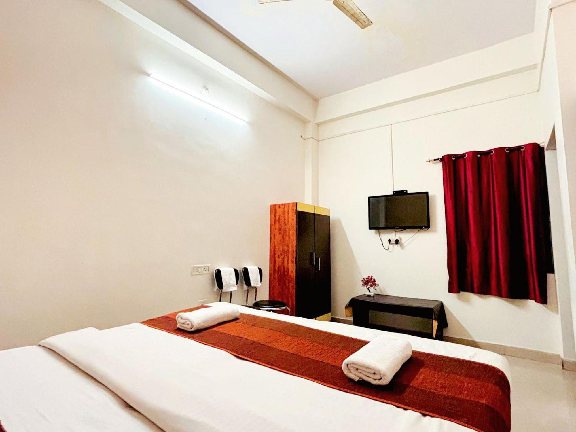 Hotel Sunrise Inn Kota  Buitenkant foto